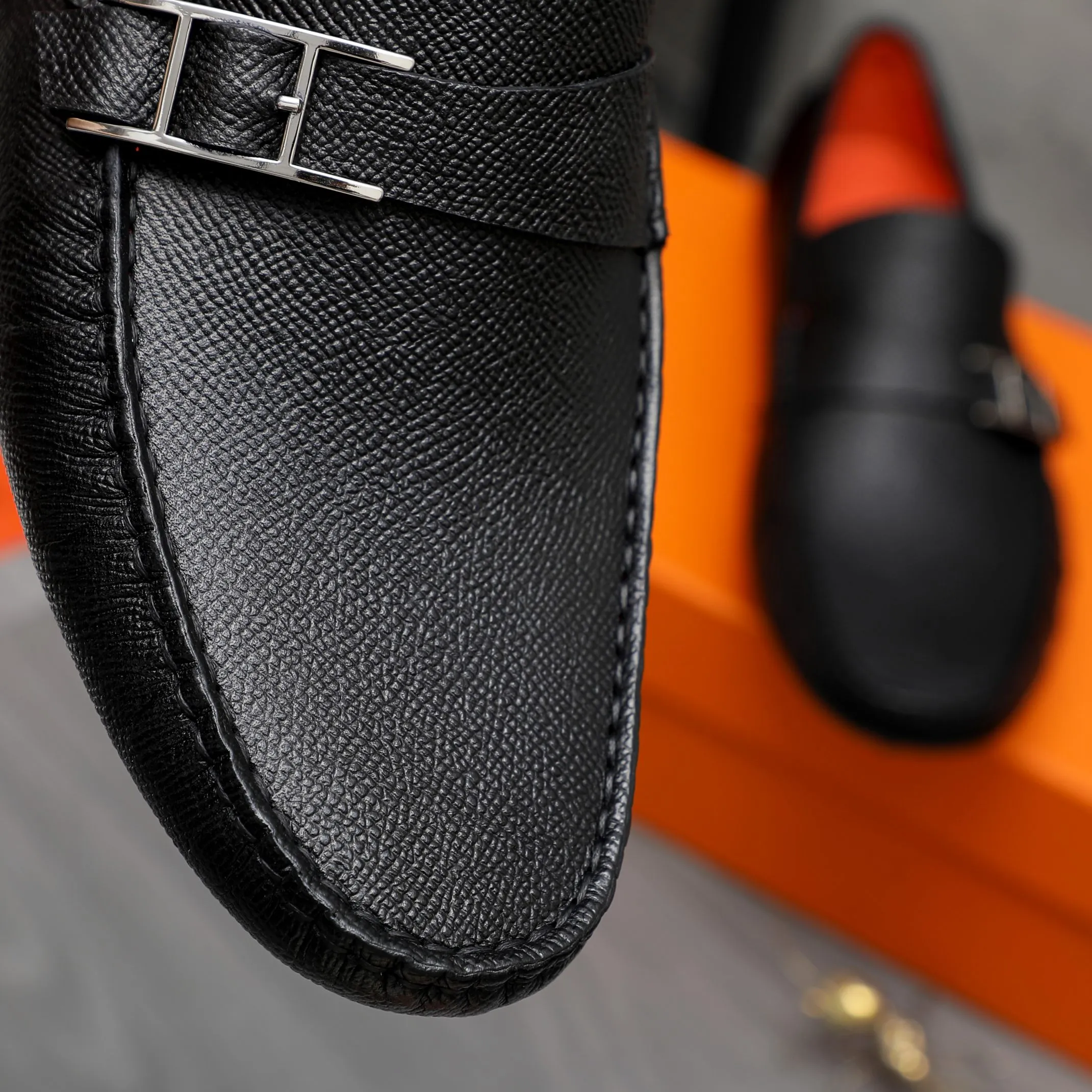 Men's shoes 💰400 Product trademark: HERMES "Hermès" casual slip-on shoes Regular size: 38-44 (45 is custom-made and non-returnable) Product materials: Selected pebbled cowhide upper, pigskin lining, non-slip bean outsole